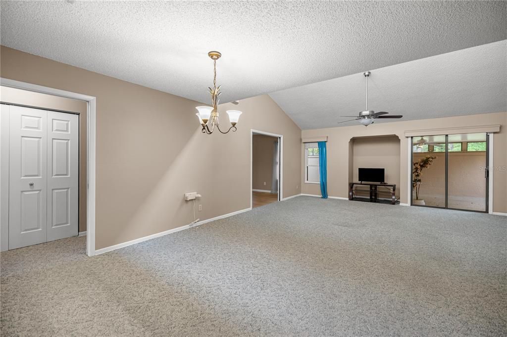 For Sale: $275,000 (3 beds, 2 baths, 1453 Square Feet)