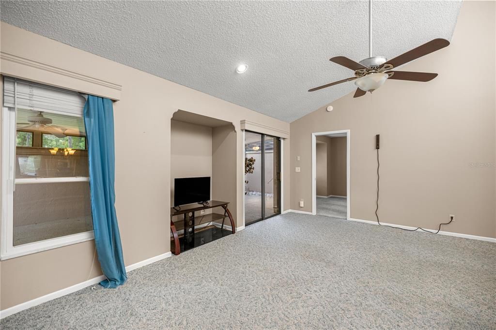For Sale: $275,000 (3 beds, 2 baths, 1453 Square Feet)