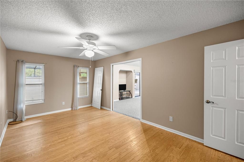 For Sale: $275,000 (3 beds, 2 baths, 1453 Square Feet)