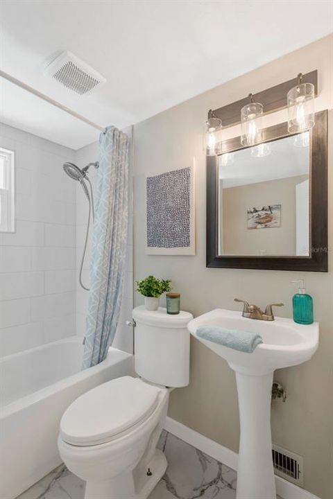 En Venta: $499,900 (4 camas, 2 baños, 2089 Pies cuadrados)