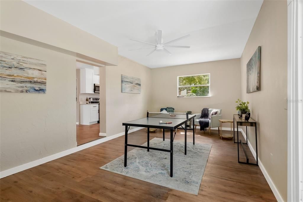 En Venta: $499,900 (4 camas, 2 baños, 2089 Pies cuadrados)