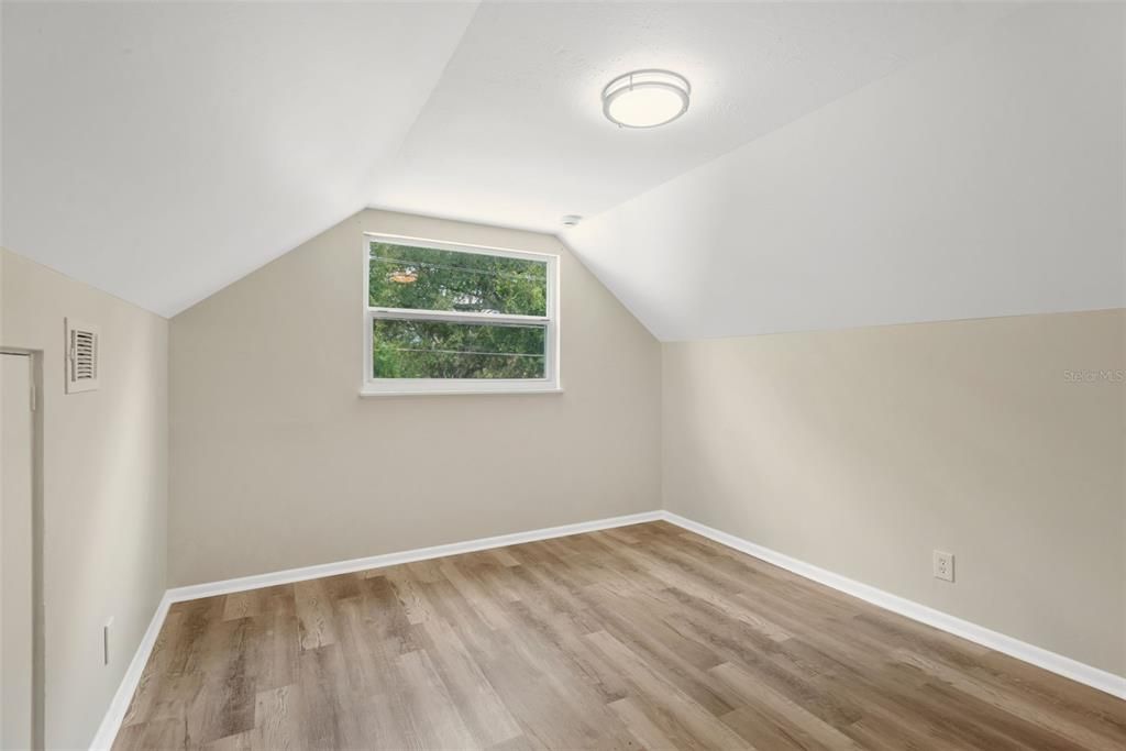 En Venta: $499,900 (4 camas, 2 baños, 2089 Pies cuadrados)