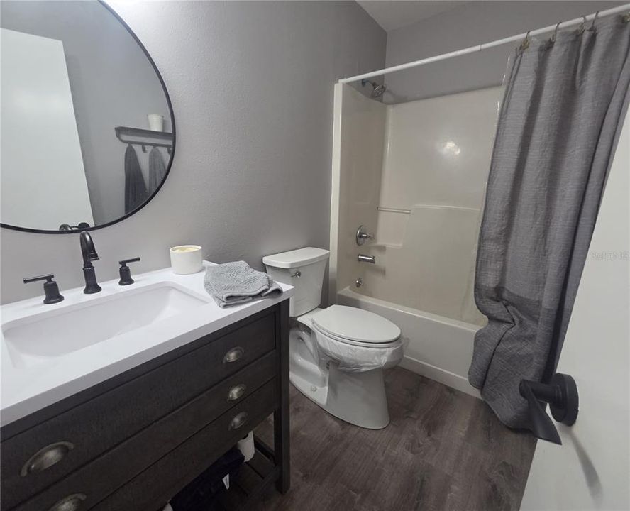 For Sale: $229,900 (2 beds, 2 baths, 946 Square Feet)