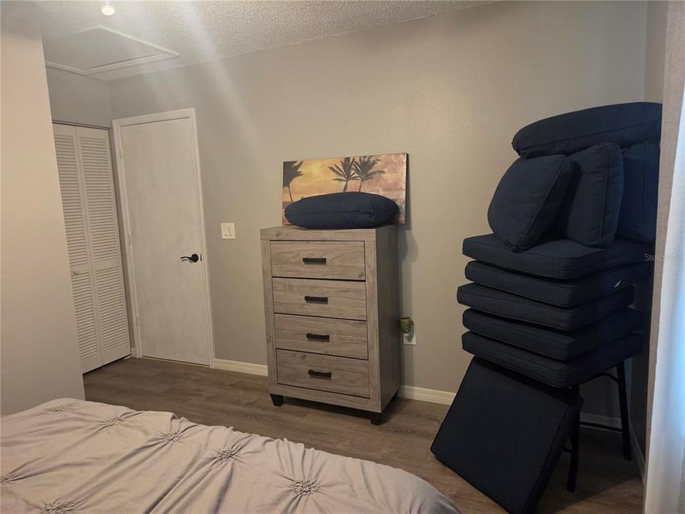 For Sale: $229,900 (2 beds, 2 baths, 946 Square Feet)