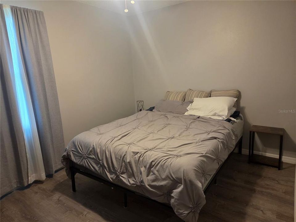 For Sale: $229,900 (2 beds, 2 baths, 946 Square Feet)