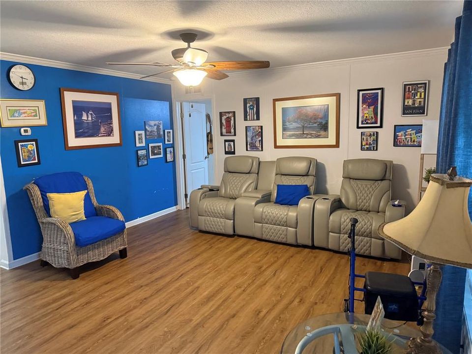 For Sale: $340,000 (4 beds, 2 baths, 1560 Square Feet)