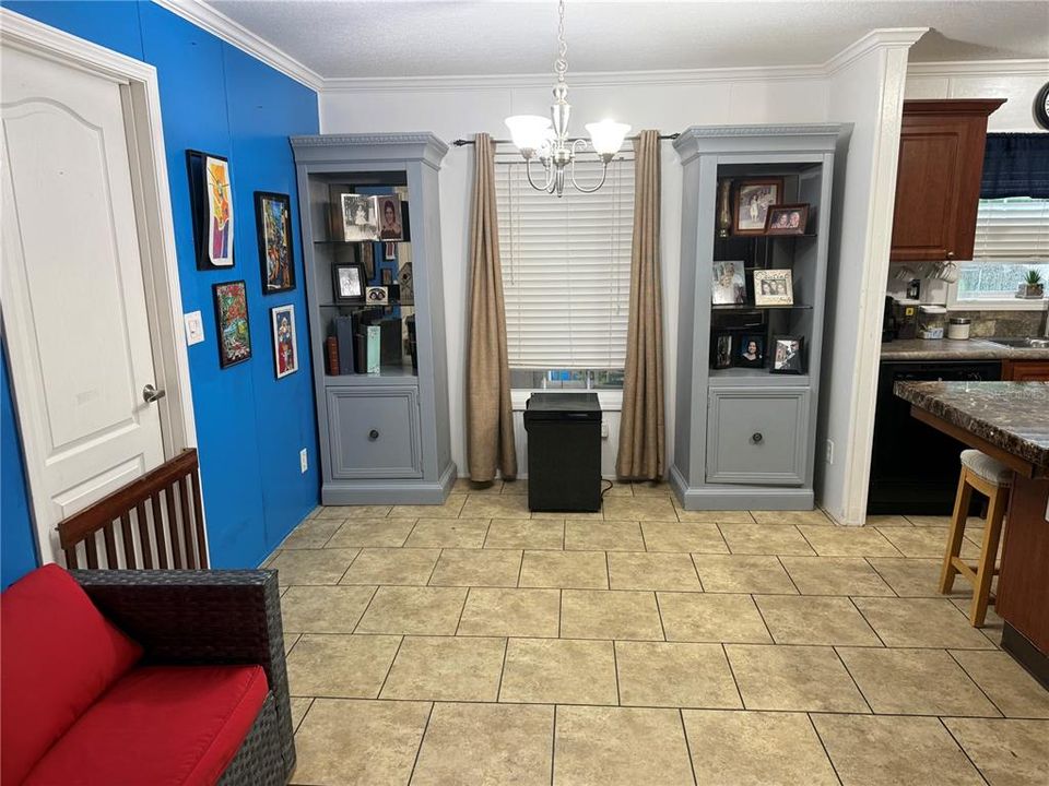 For Sale: $340,000 (4 beds, 2 baths, 1560 Square Feet)
