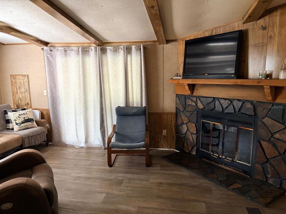 For Sale: $280,000 (3 beds, 2 baths, 1352 Square Feet)