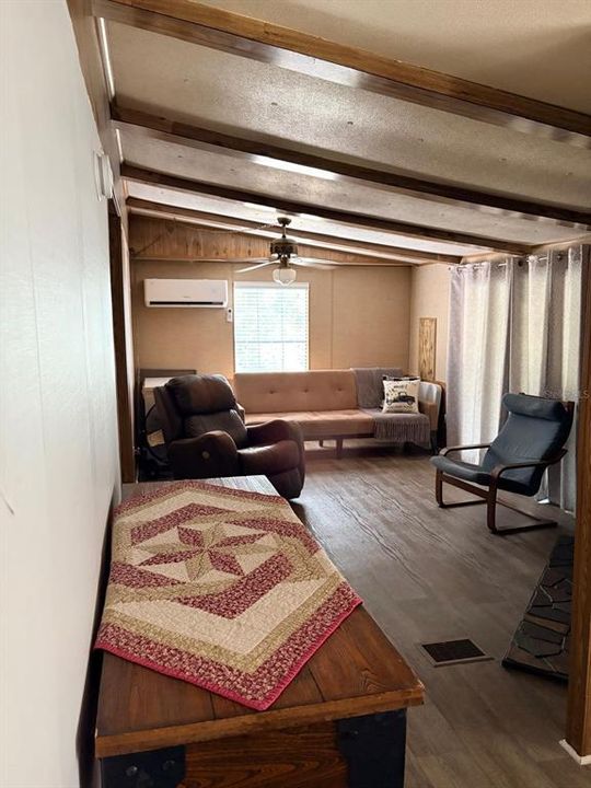 For Sale: $280,000 (3 beds, 2 baths, 1352 Square Feet)