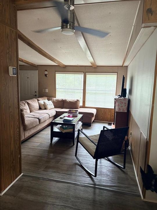 For Sale: $280,000 (3 beds, 2 baths, 1352 Square Feet)