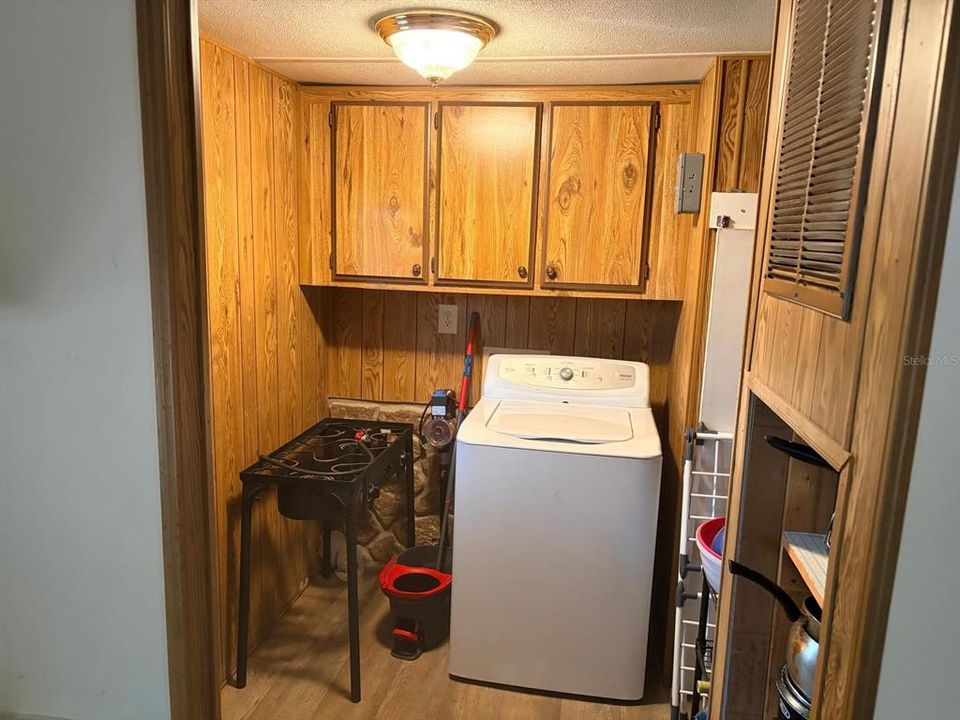 For Sale: $280,000 (3 beds, 2 baths, 1352 Square Feet)
