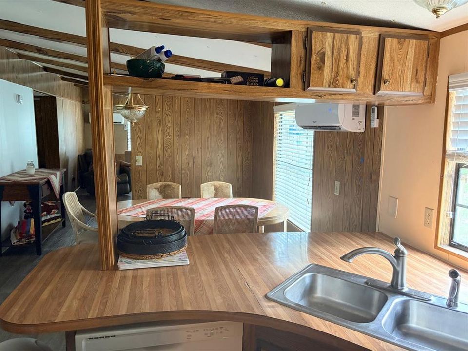 For Sale: $280,000 (3 beds, 2 baths, 1352 Square Feet)