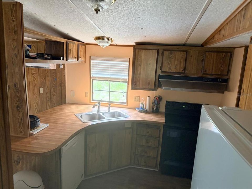 For Sale: $280,000 (3 beds, 2 baths, 1352 Square Feet)