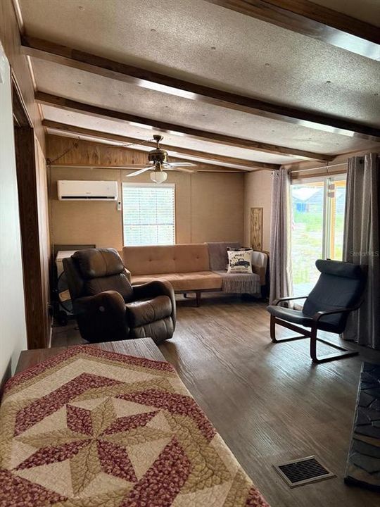 For Sale: $280,000 (3 beds, 2 baths, 1352 Square Feet)