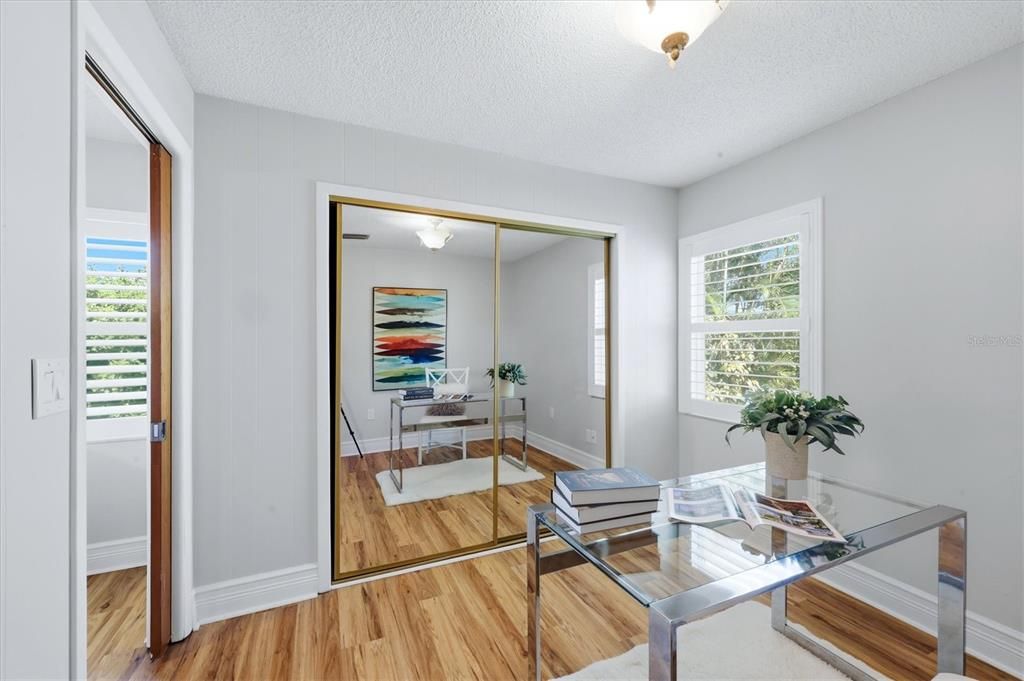 En Venta: $425,000 (3 camas, 2 baños, 1956 Pies cuadrados)