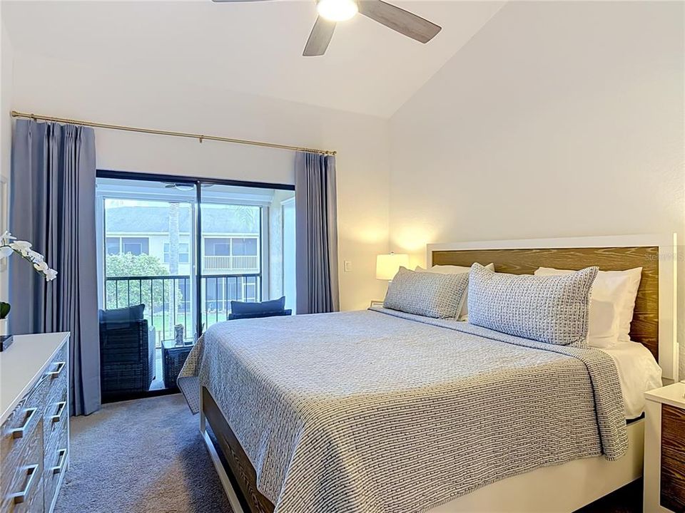 For Sale: $239,000 (1 beds, 1 baths, 820 Square Feet)