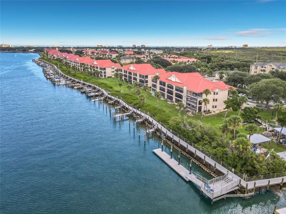 For Sale: $239,000 (1 beds, 1 baths, 820 Square Feet)