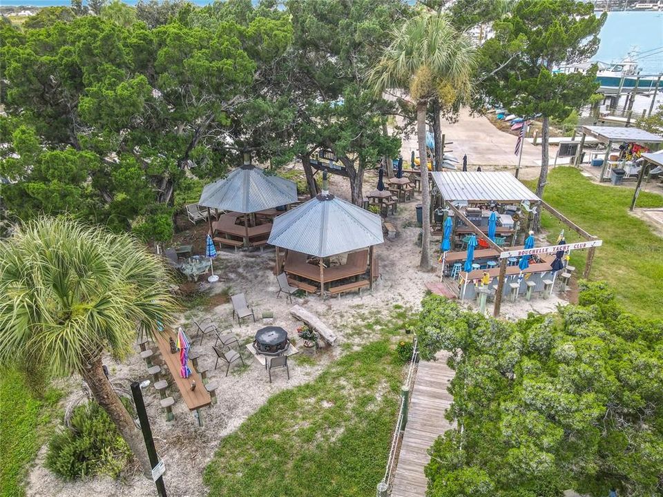For Sale: $239,000 (1 beds, 1 baths, 820 Square Feet)