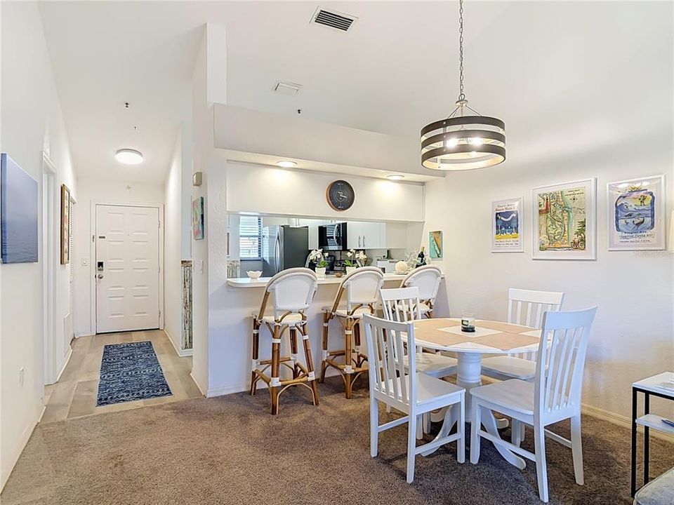 For Sale: $239,000 (1 beds, 1 baths, 820 Square Feet)