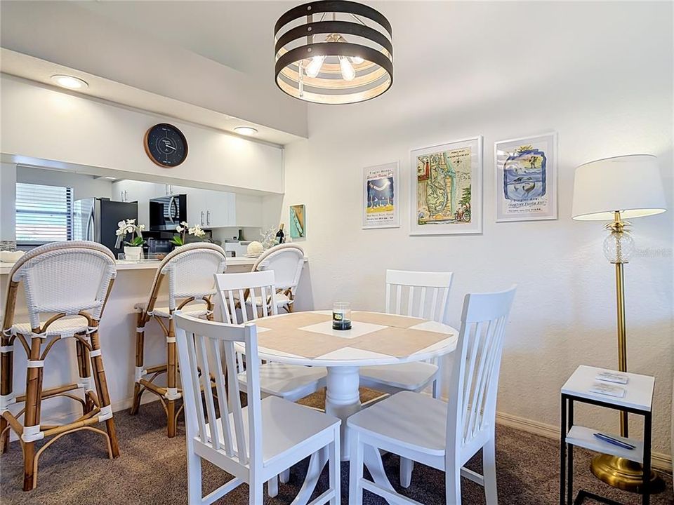 For Sale: $239,000 (1 beds, 1 baths, 820 Square Feet)