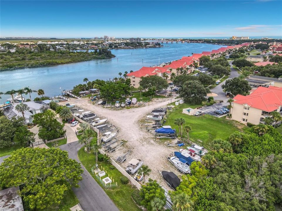 For Sale: $239,000 (1 beds, 1 baths, 820 Square Feet)
