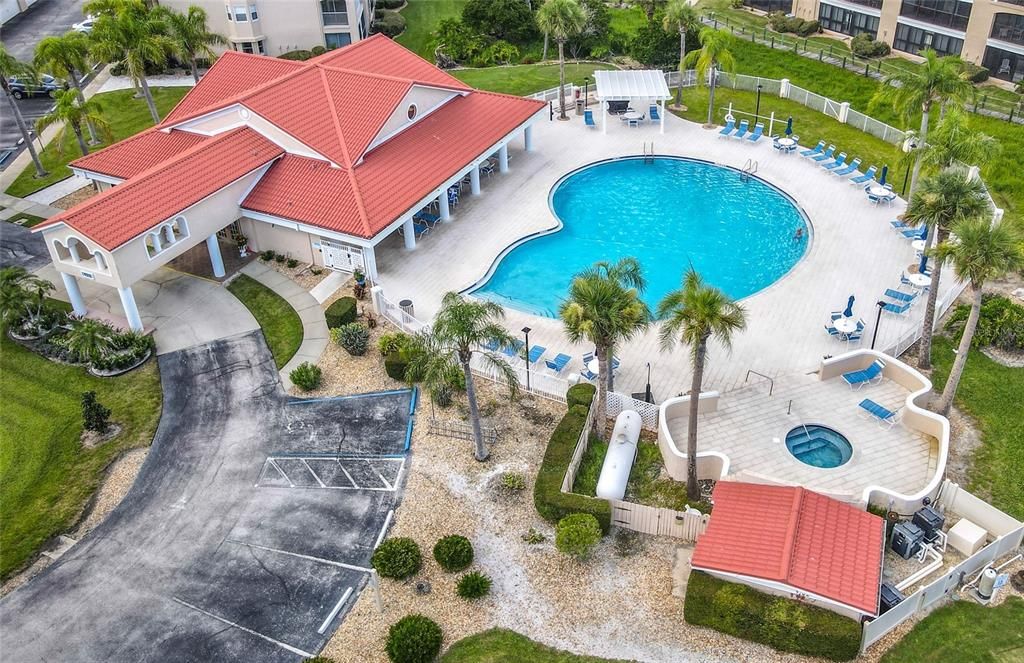 For Sale: $239,000 (1 beds, 1 baths, 820 Square Feet)