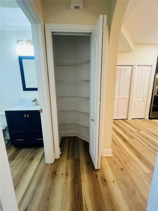 For Rent: $2,200 (2 beds, 2 baths, 1233 Square Feet)