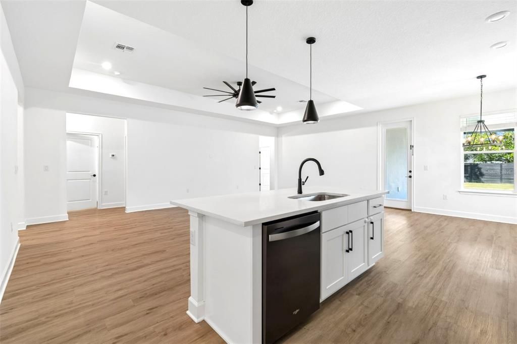 En Venta: $499,999 (4 camas, 3 baños, 2088 Pies cuadrados)
