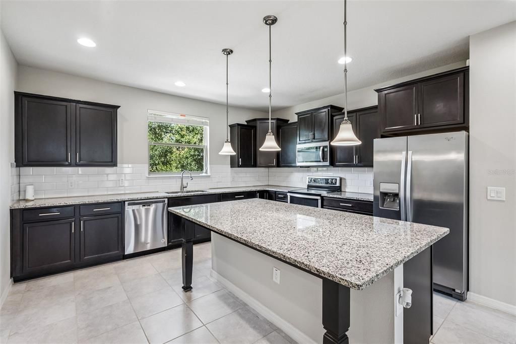 For Rent: $2,850 (3 beds, 4 baths, 2198 Square Feet)