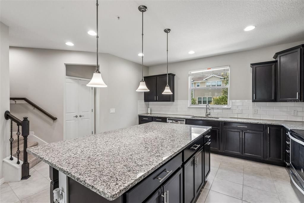 For Rent: $2,850 (3 beds, 4 baths, 2198 Square Feet)