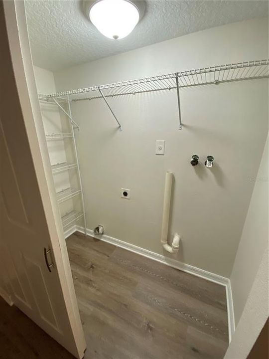 For Rent: $1,900 (3 beds, 2 baths, 1480 Square Feet)