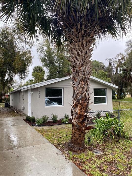 For Rent: $1,900 (3 beds, 2 baths, 1480 Square Feet)