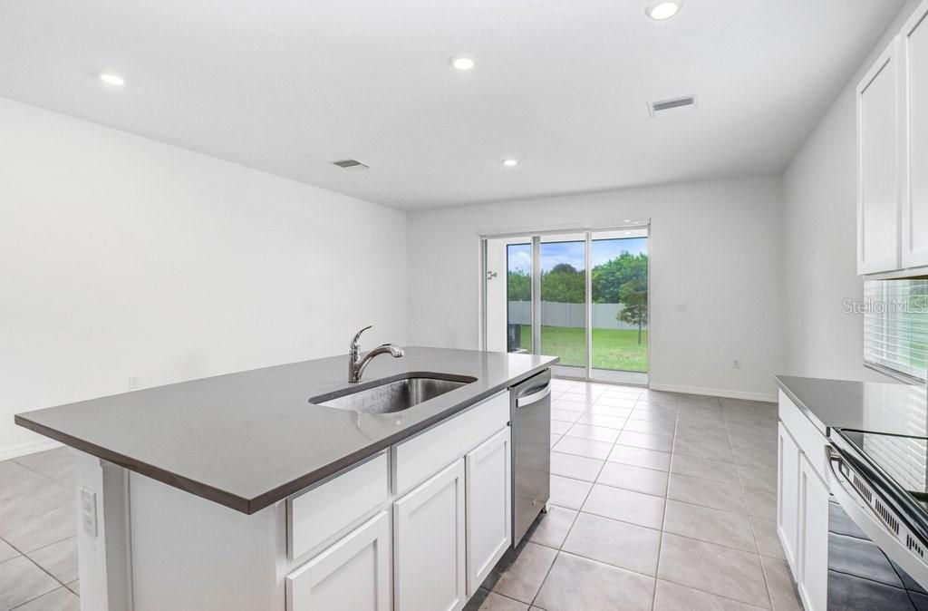 For Sale: $310,000 (3 beds, 2 baths, 1802 Square Feet)
