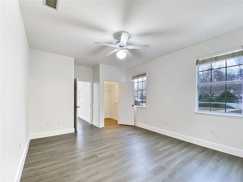For Sale: $325,000 (3 beds, 2 baths, 1195 Square Feet)
