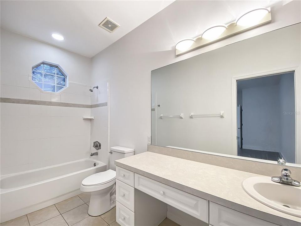 For Sale: $325,000 (3 beds, 2 baths, 1195 Square Feet)