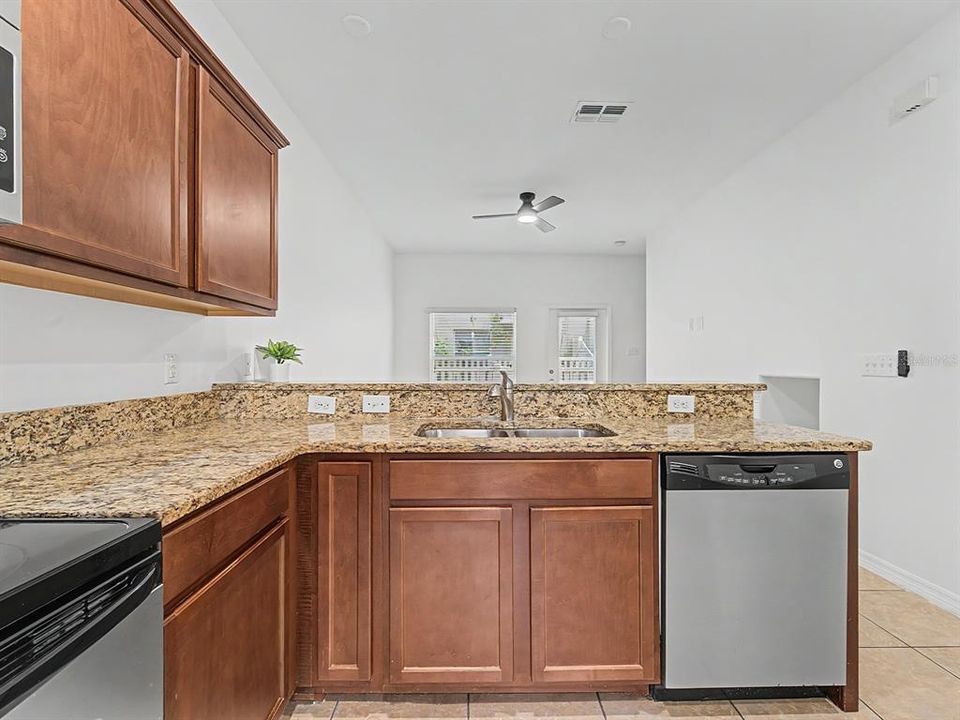 For Rent: $1,700 (2 beds, 2 baths, 1088 Square Feet)