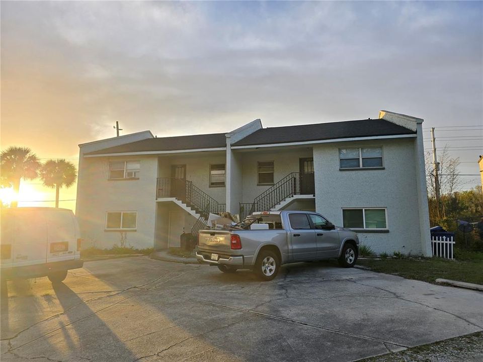 For Rent: $1,900 (3 beds, 2 baths, 1020 Square Feet)