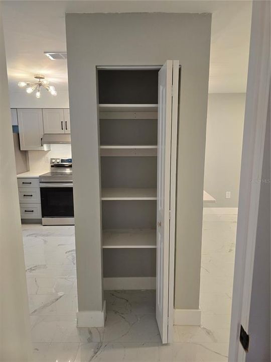 For Rent: $1,900 (3 beds, 2 baths, 1020 Square Feet)