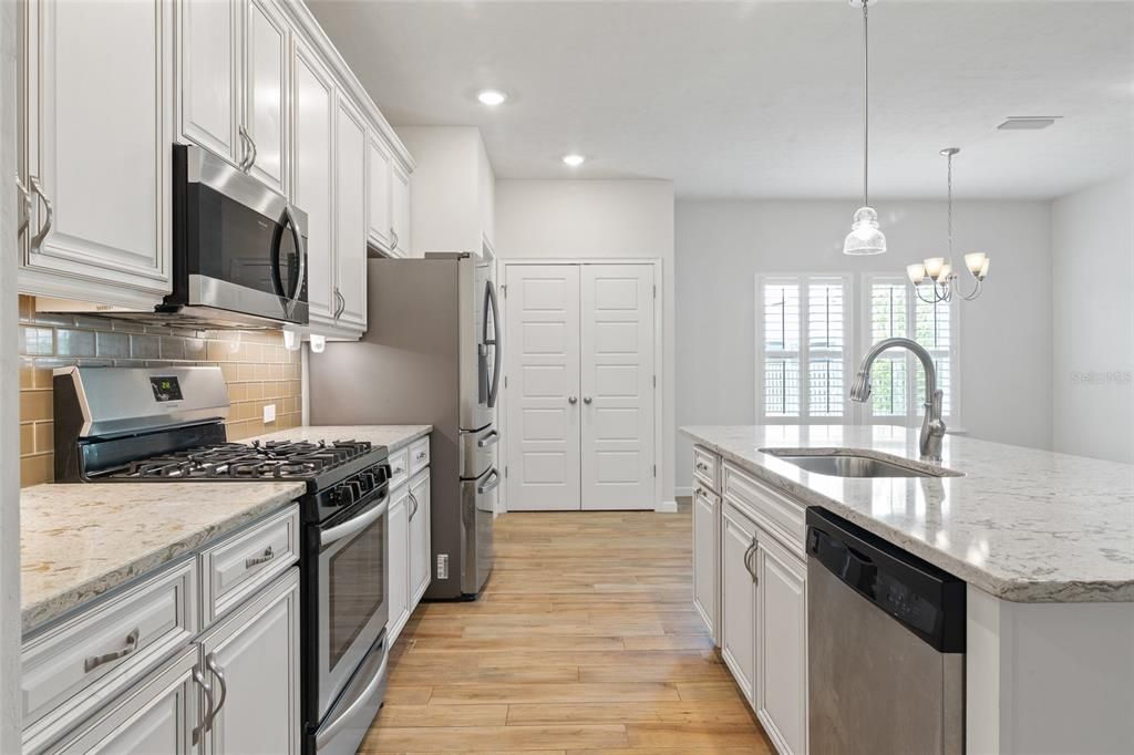 For Sale: $379,999 (3 beds, 2 baths, 1680 Square Feet)
