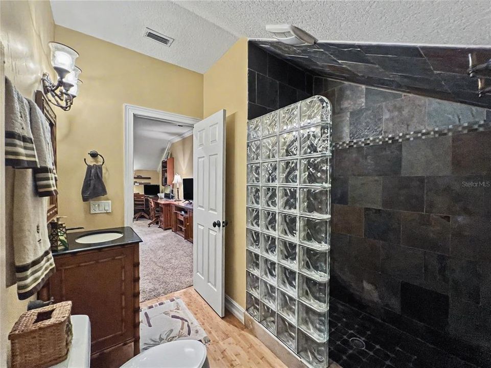 For Sale: $949,000 (4 beds, 3 baths, 2816 Square Feet)