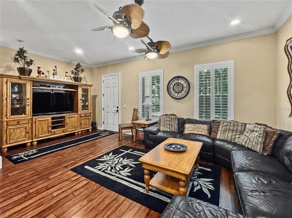 For Sale: $949,000 (4 beds, 3 baths, 2816 Square Feet)
