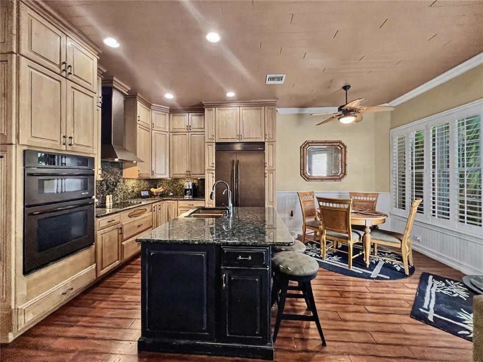 For Sale: $949,000 (4 beds, 3 baths, 2816 Square Feet)