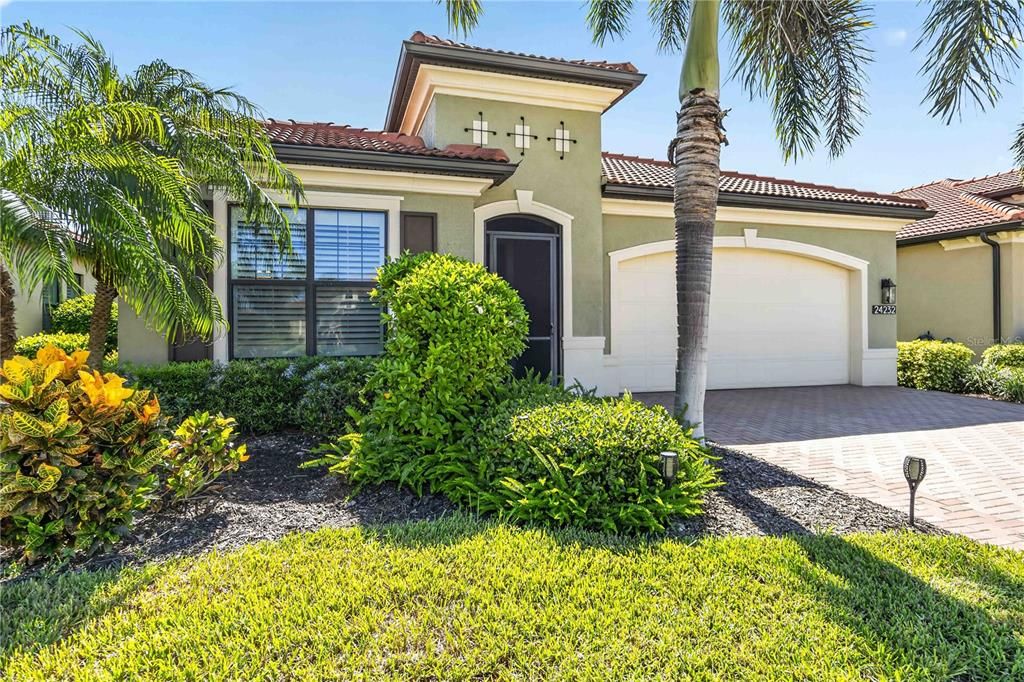 For Sale: $885,000 (3 beds, 3 baths, 2386 Square Feet)