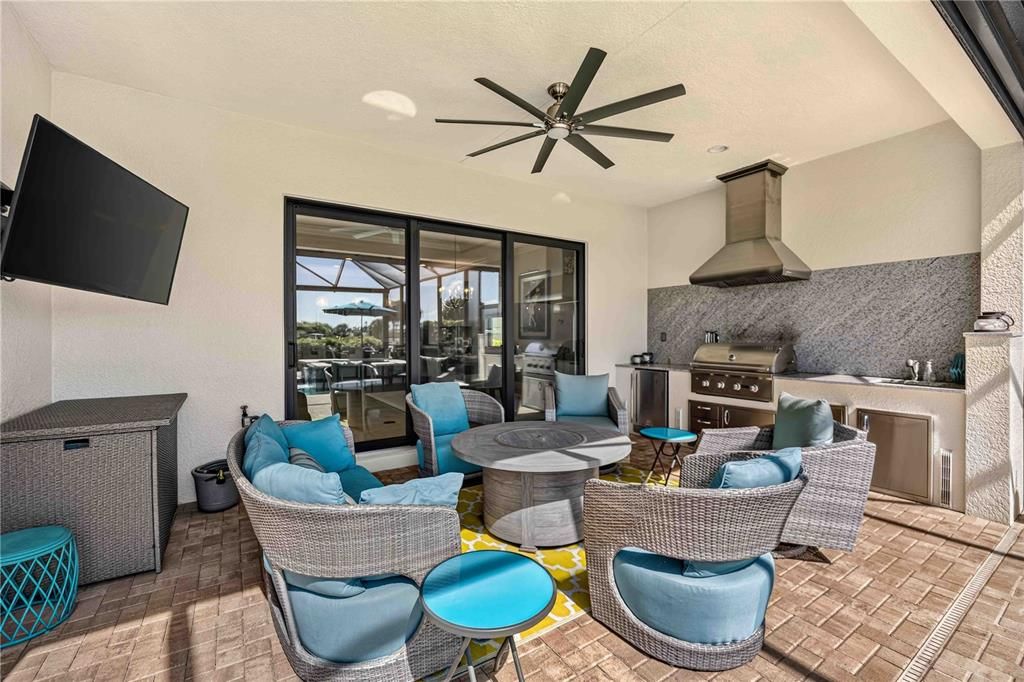 For Sale: $885,000 (3 beds, 3 baths, 2386 Square Feet)
