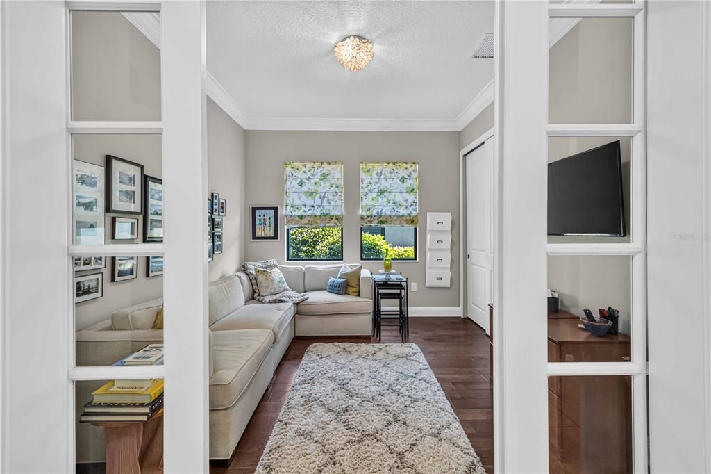 For Sale: $885,000 (3 beds, 3 baths, 2386 Square Feet)