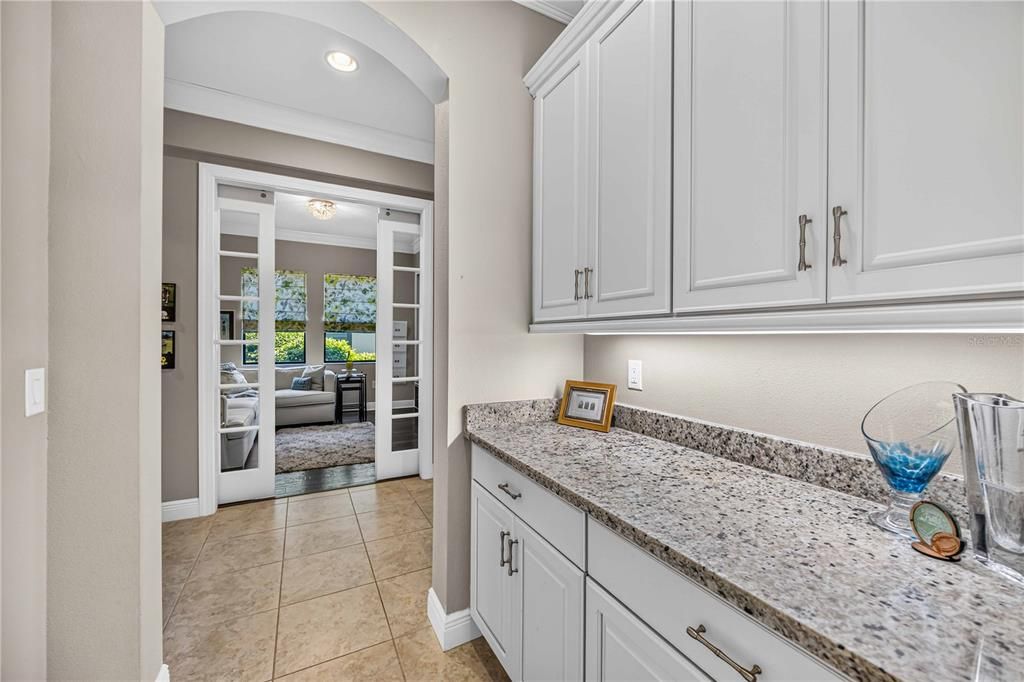 For Sale: $885,000 (3 beds, 3 baths, 2386 Square Feet)