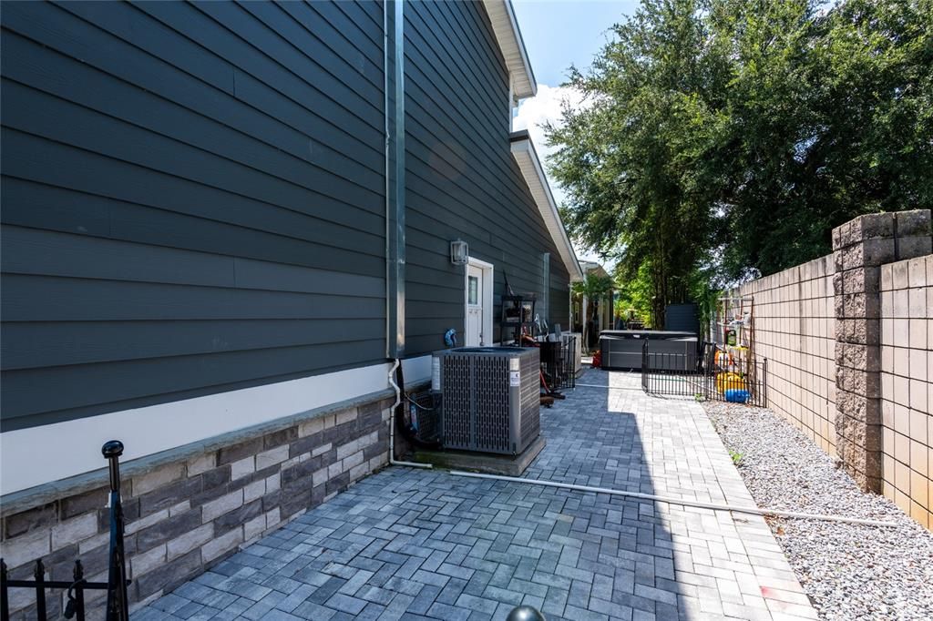 На продажу: $699,900 (0 спален, 1 ванн, 2020 Квадратных фут)