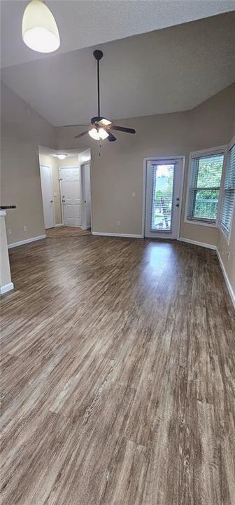 For Rent: $1,400 (1 beds, 1 baths, 674 Square Feet)