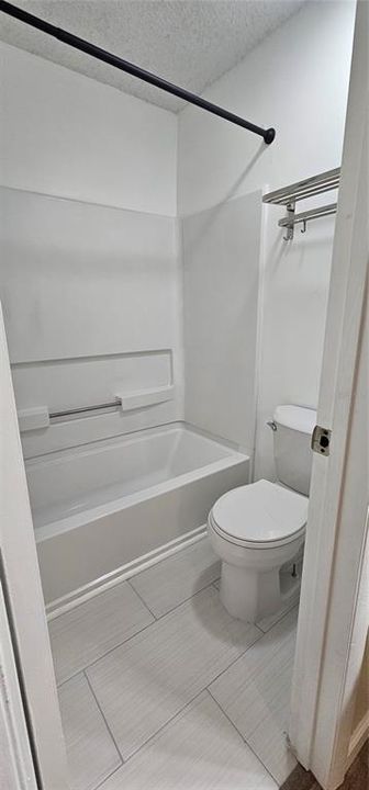 For Rent: $1,400 (1 beds, 1 baths, 674 Square Feet)