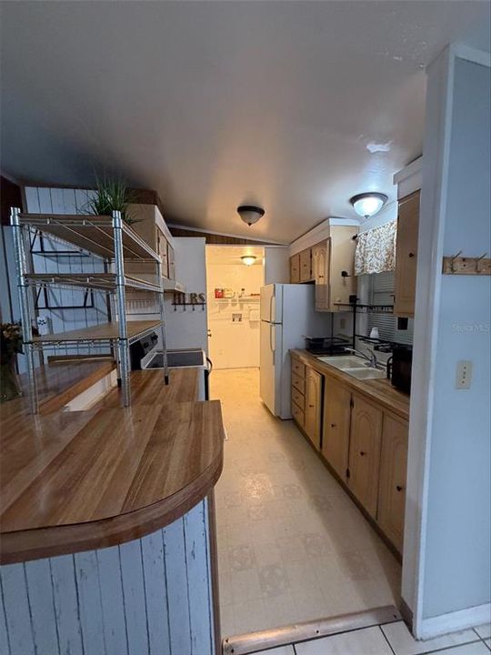 В аренду: $1,999 (3 спален, 2 ванн, 1056 Квадратных фут)